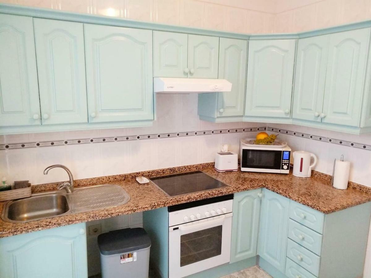 Bright Spacious Apartment, 2 Min Walk From Beach Канделарія Екстер'єр фото