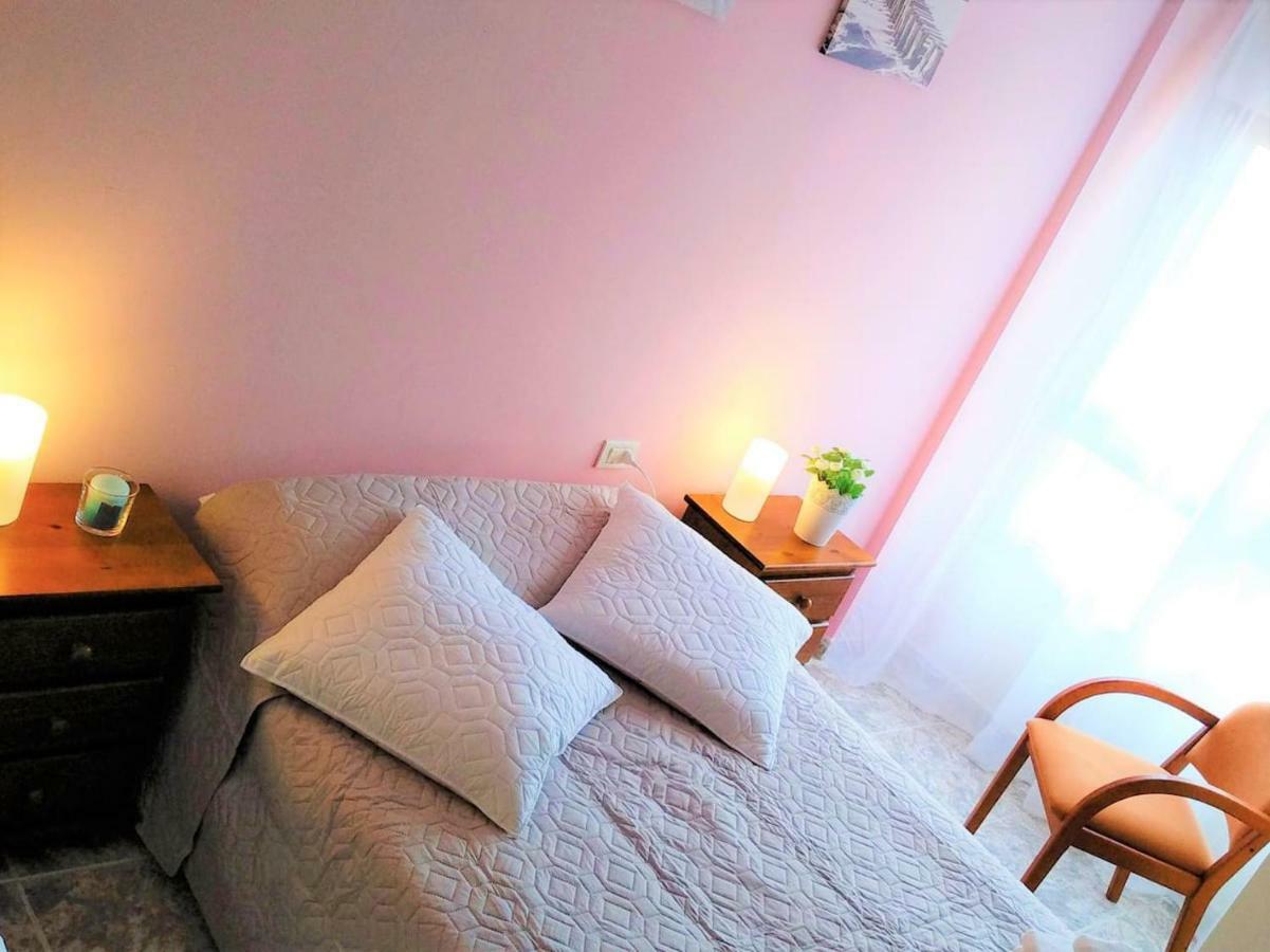 Bright Spacious Apartment, 2 Min Walk From Beach Канделарія Екстер'єр фото